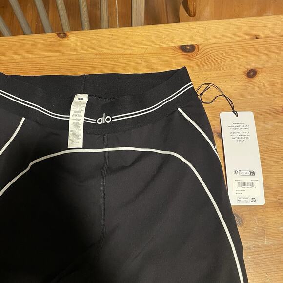 (BRAND NEW) Alo Yoga Heart Throb Set Size Small Bra Size Medium Leggings - Picture 5 of 9